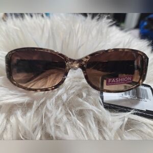 Foster Grant Tortoise Twirl Color NWT Sunglasses